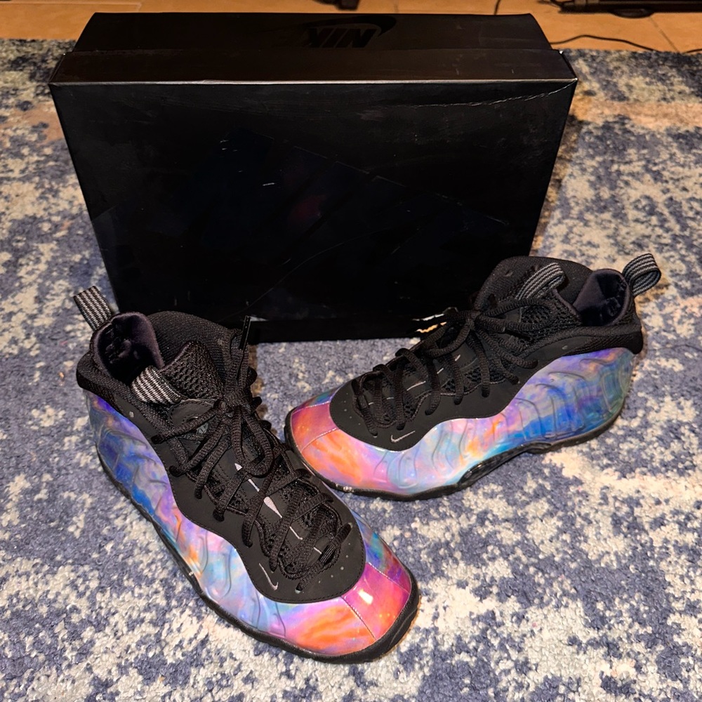 Nike little posite